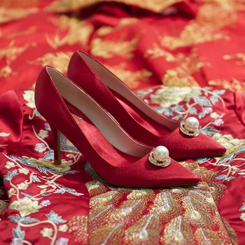Женские свадебные туфли-лодочки с острым носком, жемчужно-красные атласные туфли, Вышитая одежда