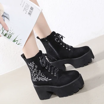Gdgydh/ Женские черные армейские ботинки на боковой молнии, модные ботинки на шнуровке, обувь на платформе с цветочной вышивкой, обувь в готическом стиле