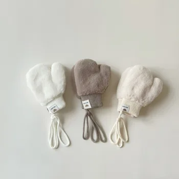 1 Пара теплых детских перчаток, Корейская мода, простые однотонные варежки для маленьких мальчиков и девочек, уличные осенне-зимние плюшевые детские перчатки