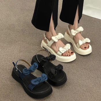 Босоножки на прозрачном каблуке 2023 года, Противоскользящие черные туфли для женщин, универсальные сабо с ремешком и пряжкой, новые летние толстые бежевые туфли с бантом для девочек