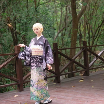 Традиционное японское женское официальное кимоно из полиэстера 160 см с рисунком сакуры, черный, Новый стиль
